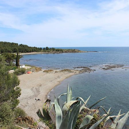 A Chic Four-Person Apartment By The Beach At Cap Ras Llança Eksteriør billede